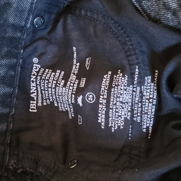 BLANK NYC Distressed Studded Frayed Edge Black Wash Denim Boho Mini Skirt - Picture 5 of 11